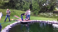 Skok na Bungee do oczka wodnego