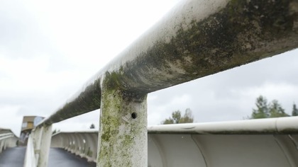 Zamknięcie kładki nad DK 79.  Utrudnienia dla pieszych