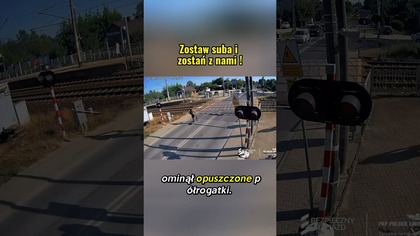O włos od tragedii.  Czerwone światło to nie sugestia.   #Bezpieczeństwo #PKP #Hulajnoga #Shorts