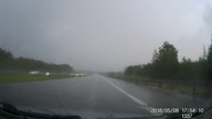 Wypadek w deszczu na autostradzie przy 140 km/h