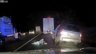 Gdy w USA wysiadasz z auta do policjanta, lepiej żebyś nie trzymał nic w łapie