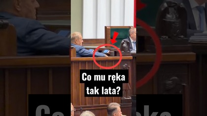 Co mu ręka tak lata?
