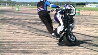 Jerzy Dudek, samochody z napędem odrzutowym i latające motocykle! Zobacz wideo!