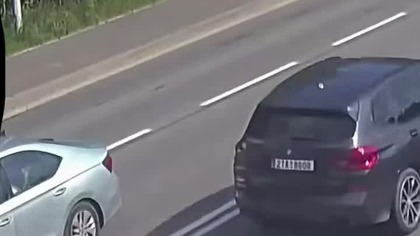 Pijany na hulajnodze rozbił głowę o słup i jechał dalej  #hulajnoga #pijany #straż #drogowa