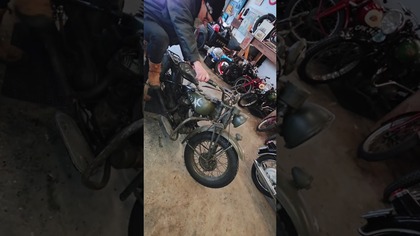 Wygrzebał z szafy wojennego Indiana 741! Ale okaz!