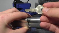 EVVA Lock Fast Raked  - Zamk firmy EVVA otworzony Grabiami