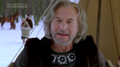 Król Anglii Henryk II spotyka się z żoną i synami na zamku w Chinon, aby wskazać następcę tronu. Przybywa też nowy władca Francji - Filip II.