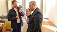 Pijak UCIEKA Grzegorz Braun próbuje ZATRZYMAĆ Szumowskiego w trakcie INTERWENCJI POSELSKIEJ!