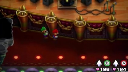 W nowej wersji kolorowej gry dowiadujemy się od braci Mario, że ich odwieczny rywal Bowser po zjedzeniu magicznych grzyb&oacute;w zaczyna wysysać przedmioty i rosnąć. Pomagamy im przywr&oacute;cić ich wrogowi właściwy rozmiar.