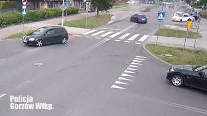 Wypadek na Szarych Szeregów w Gorzowie.  Nagranie z monitoringu