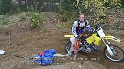 Basejumping - z motocykla!