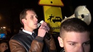 Konrad Berkowicz podczas protestu przeciw fałszowaniu wyborów w Krakowie