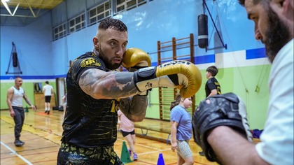 Kacper KAJMANO Kabara przed walką trenuje w JaworTeam