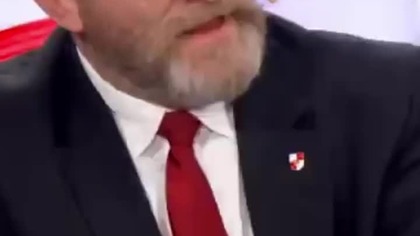 NIE OBWIESZAJCIE SIĘ ŻONKILAMI I UKR**ŃSKIMI FLAGAMI!