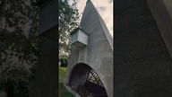 Lewitujący nagrobek