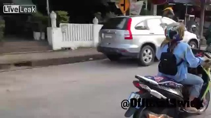 Skuterkiem na wycieczke    