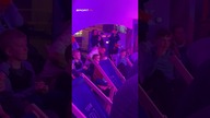 Polacy oszukani w konkursie duetów?! To jest kpina.  Kibice w strefie kibica w Predazzo są wściekli