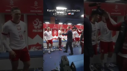 KAROL NAWROCKI W SZATNI PIŁKARZY PO MECZU