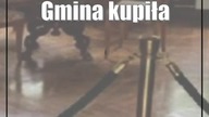 Gmina kupiła zabytkowe meble.  Już stoją w pałacu