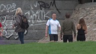 Przemoc wobec kobiety.  Jak reagują ludzie, a jak policja?
