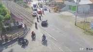 LiveLeak - Train removed a van stuck on the tracks