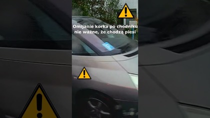 Omijanie korka po chodniku, po którym poruszają się piesi! #shorts #rikordwidjo #polska
