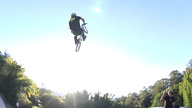 Pierwszy na świecie Tailwhip 360 Double Backflip na BMX!