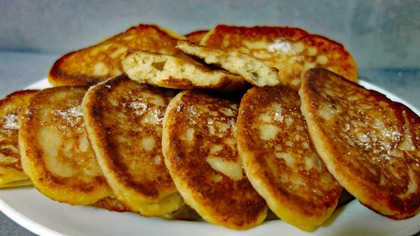 Masz banany i twaróg? Zrób te racuchy w 10 minut!  Bez cukru, mięciutkie!