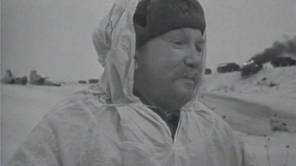 Swietłana otrzymuje list, w którym Igor (jej narzeczony) prosi dziewczynę, aby przyszła do niego w jego dwukondygnacyjnym domu położonym na obrzeżach innego miasta. Niestety wojna wkrótce się rozpoczęła i Igorowi nie udało się spotkać ze Swietłaną ze względu na panujące okoliczności militarne. Jednak pomimo obecnej sytuacji główna bohaterka postanawia zostać w domu i czekać na ukochanego...
