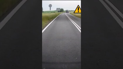 Wymuszenie pierwszeństwa, ucieczka na znak na środku skrzyżowania