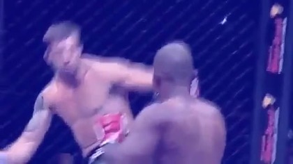 Straszne złamanie nogi w MMA