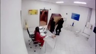 Wkręt z trumną w windzie