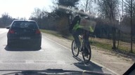 Rowerzysta utknął w korku?!