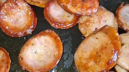 KUCHNIA DLA SAMOTNYCH I ZAKOCHANYCH #groszek z kiełbasą