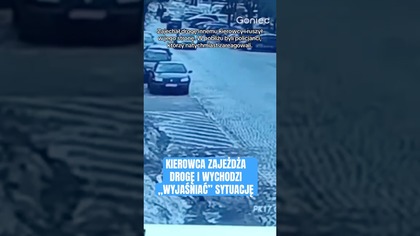 KIEROWCA ZAJEŻDŻA DROGĘ I WYCHODZI WYJAŚNIAĆ SYTUACJĘ PROSTO POD NOS POLICJANTÓW