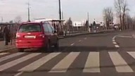 Skrzyżowanie o ruchu okrężnym - zawracanie - Rondo Żaba Warszawa