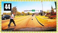 Skuter wyprzedza na rondzie #Film Widza #44