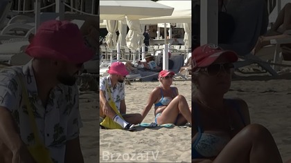 Janusz podrywa na plaży