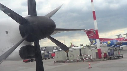 19 06 18 Bombardier DHC 8 Q 402NG OY YBY Warszawa Wrocław LOTWhite