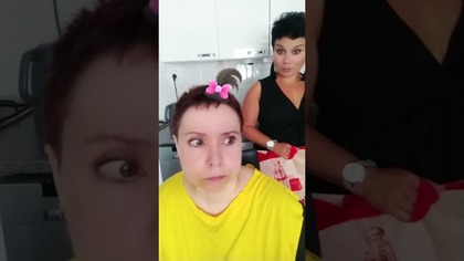 Tak...  MNIE...  zakręciła...  że mi...  pokręciła... !  #shorts #humor