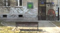 Tablica Jacka Kuronia zdewastowana