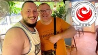 Cebe dogaduje się z Muminem