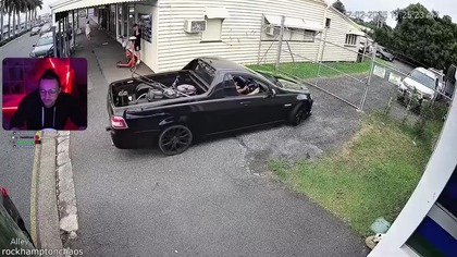 1164.  Nieogolony bo jutro cosplay pirata