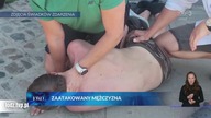 Atak z siekierą na Pabianickiej w Łodzi.  Groźne sceny wśród przechodniów (1080p 30fps H264-128kbit 