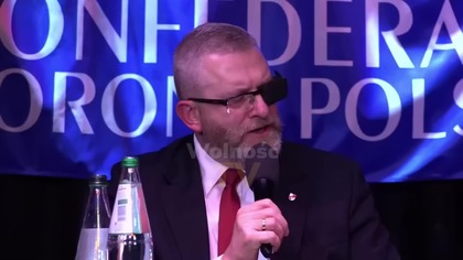 OWACJE NA STOJĄCO! BRAUN & KORWIN ZGASILI KOBIETĘ ZAKŁÓCAJĄCĄ ICH SPOTKANIE!