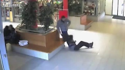 Czeski dres atakuje przypadkową osobę