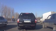 Brunetka w BMW potrąca człowieka  Auto jest ważniejsze