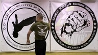 nunchaku freestyle #31 przełożenie czołowe za plecami ( /  / )