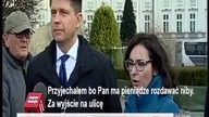 Ryszard Petru rozdaje kase