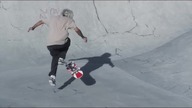 Początkujący skateboarder